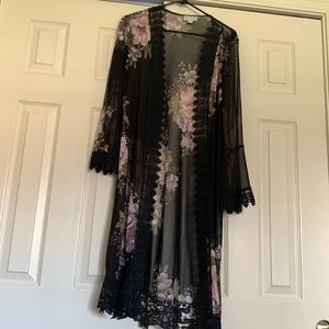 Jun & Ivy One Size Sheer Black Floral Print Kimono